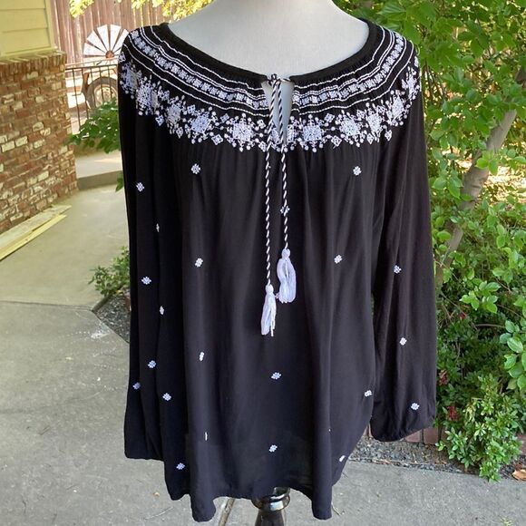 INC International Concepts Tops - I•N•C Bohemian Long Sleeve Embellished Black & White Pheasant Top Size 1X